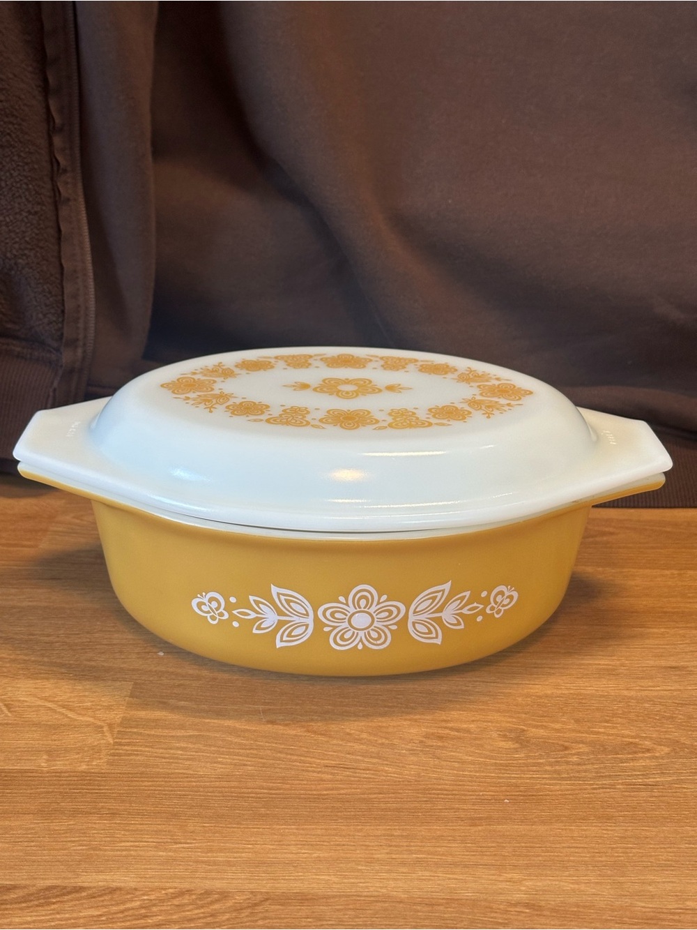 Vintage Pyrex #043 Butterfly Gold 1.5 Qt Casserole Dish w/ Lid